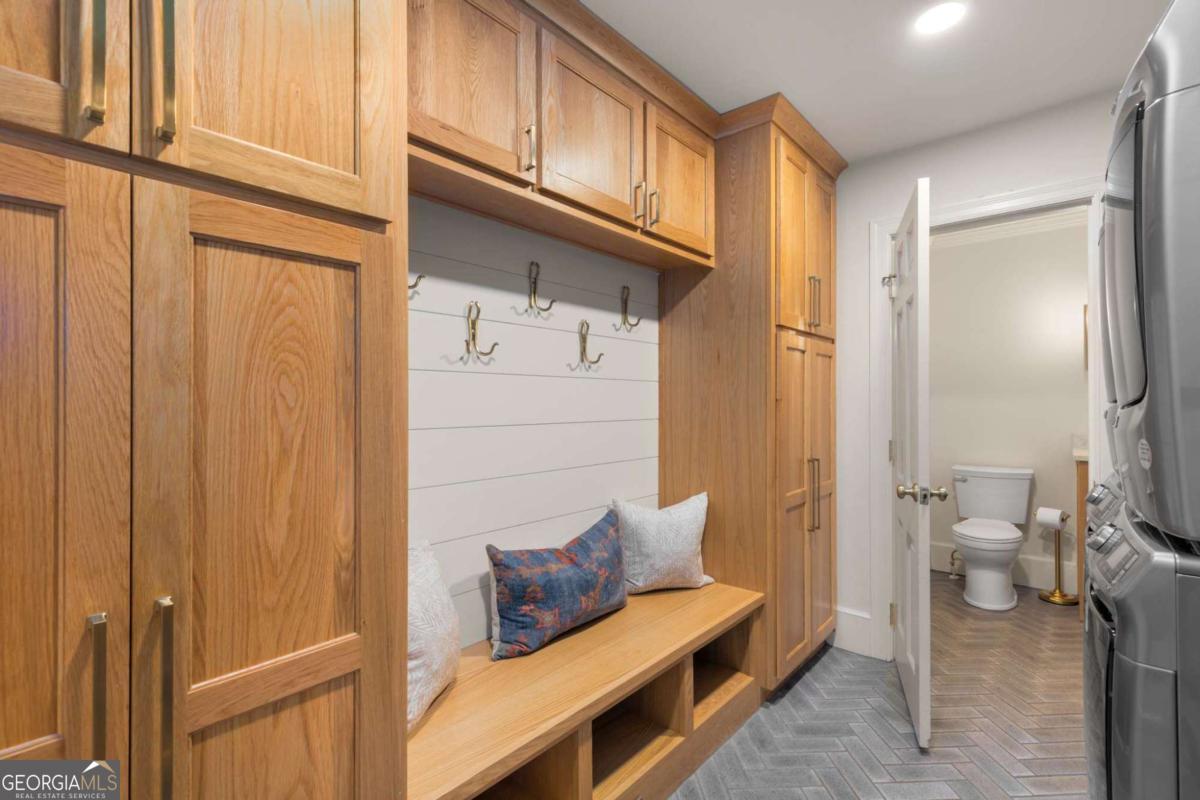 Fair Oaks Manor - Residential