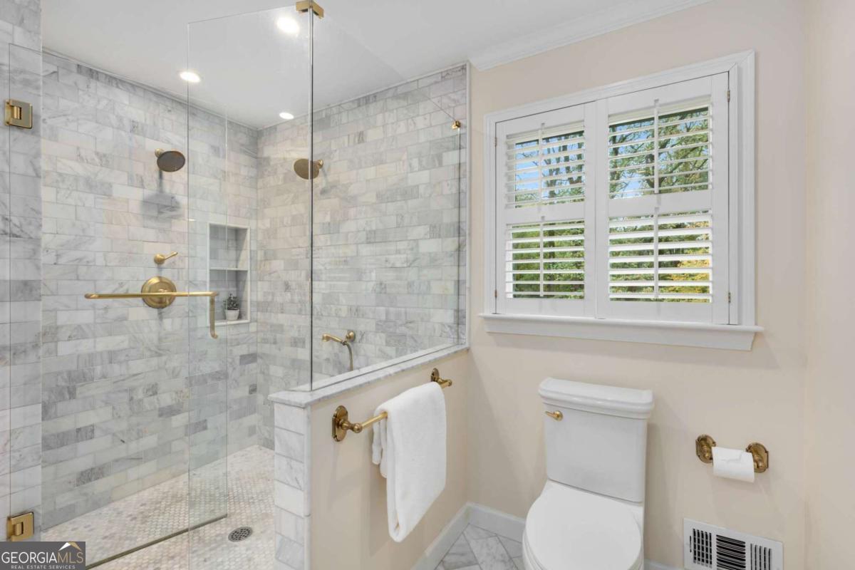 Fair Oaks Manor - Residential