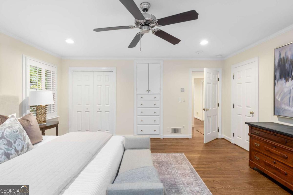 Fair Oaks Manor - Residential