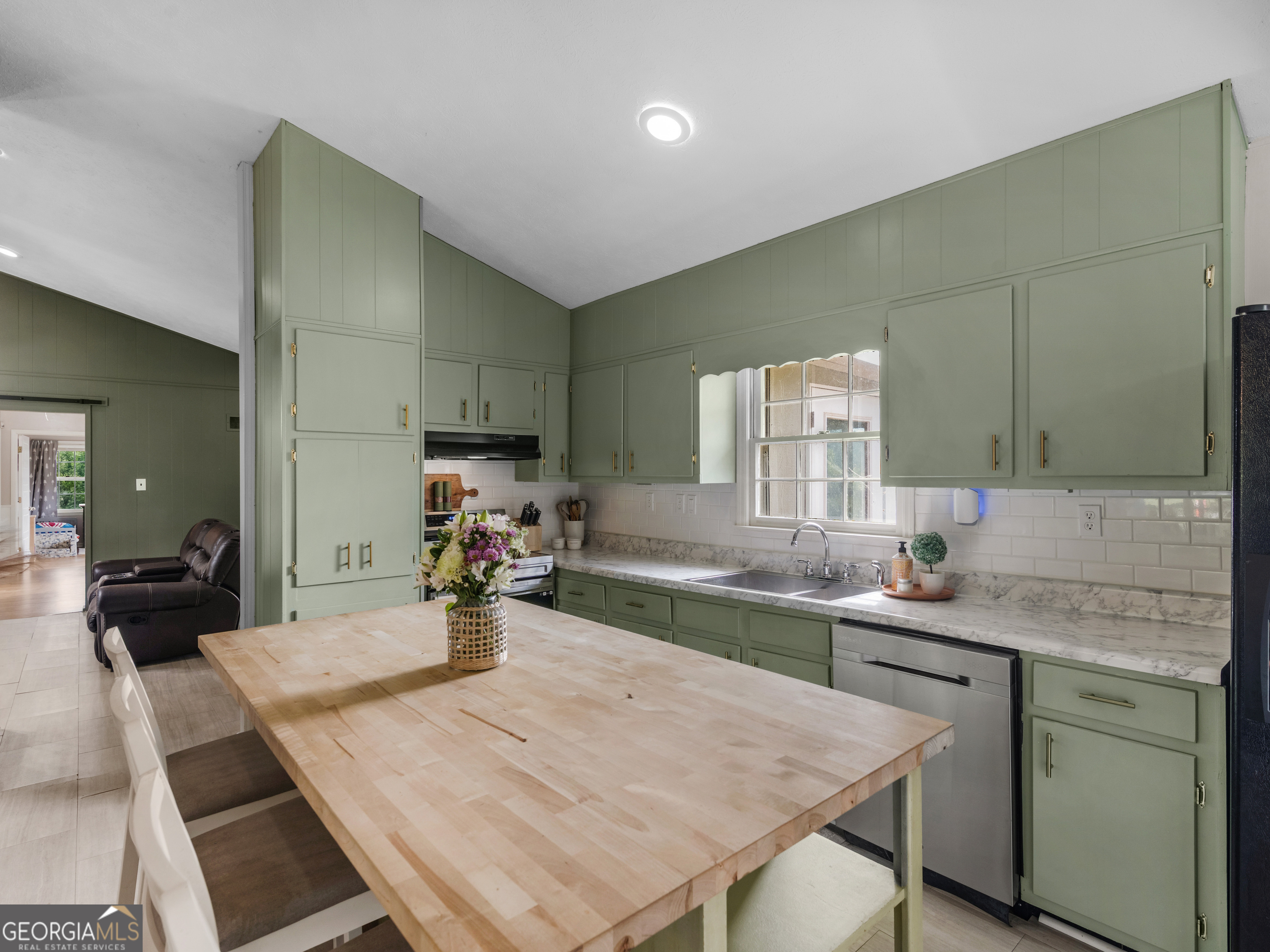 2709 Locust Grove RD