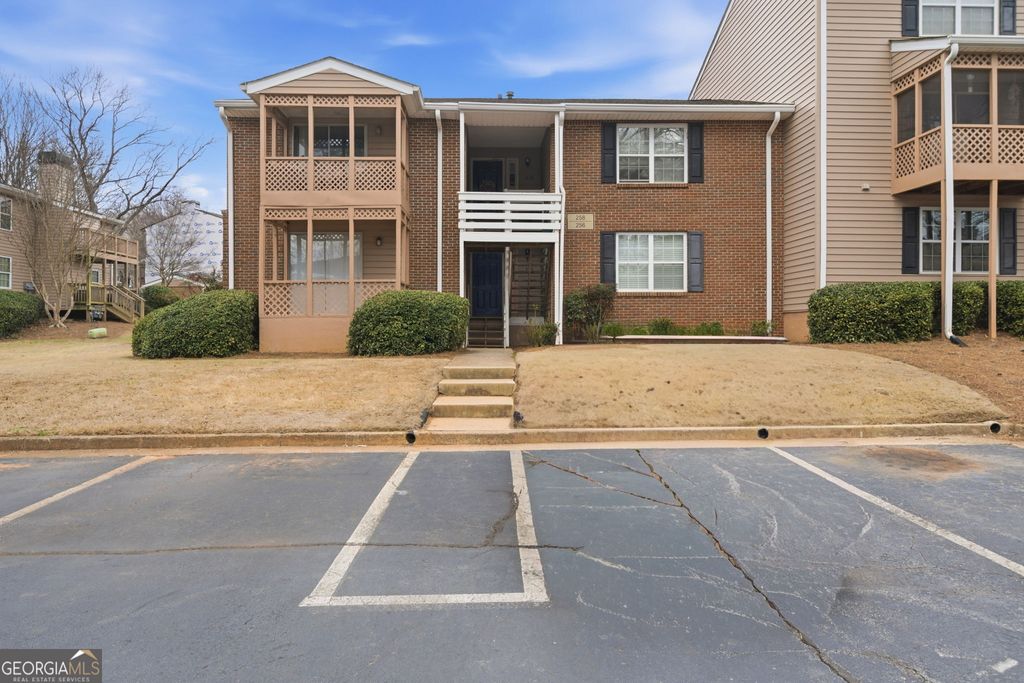 Photo of 256 Quail Run #256, Roswell, GA 30076 (MLS # 10701336)