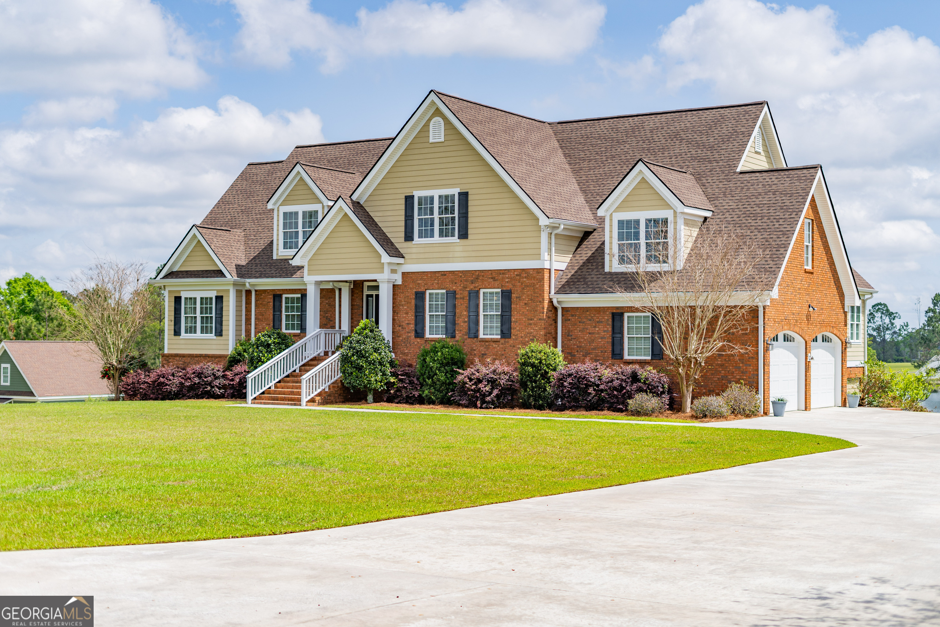352 Mallard Pointe DR