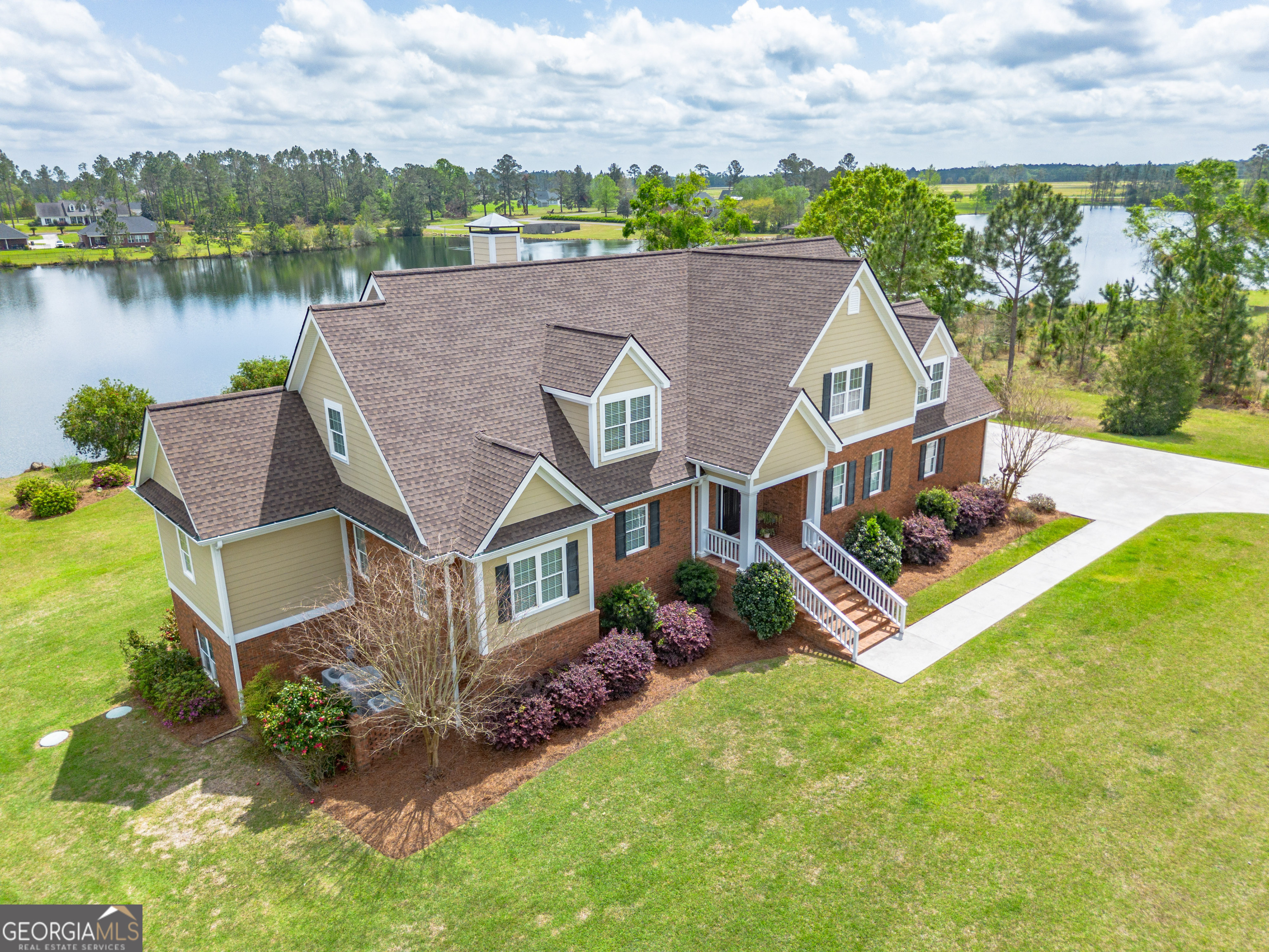 352 Mallard Pointe DR