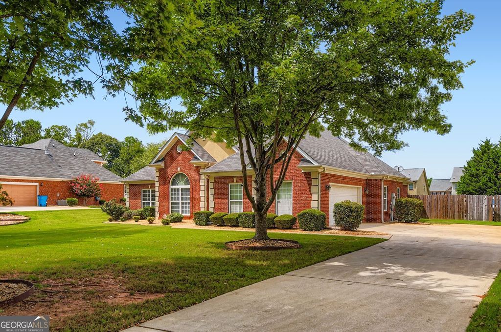 Photo of 449 Glouchester Drive, Locust Grove, GA 30248 (MLS # 10722421)