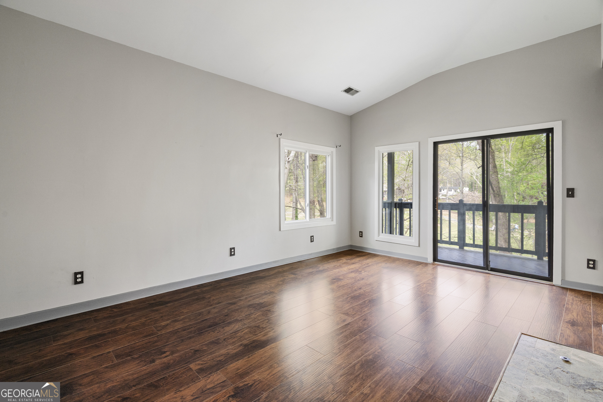 8207 Fairview BLF