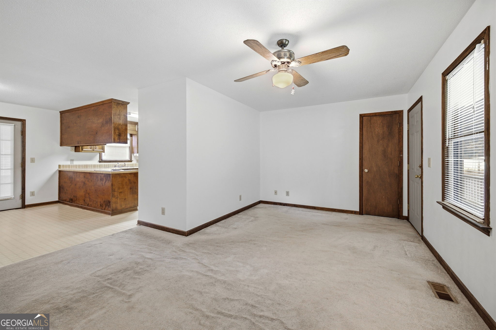 1315 White Hill School RD