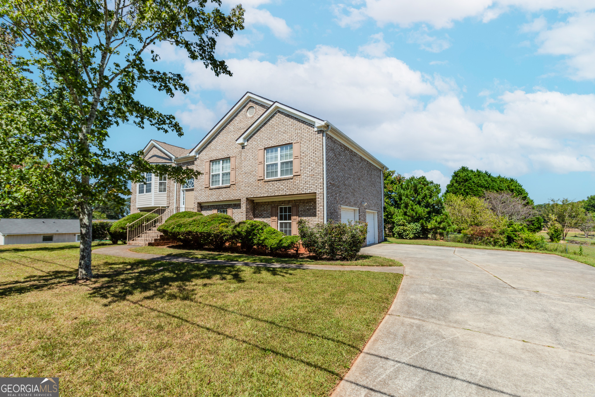 3885 Laurens LN