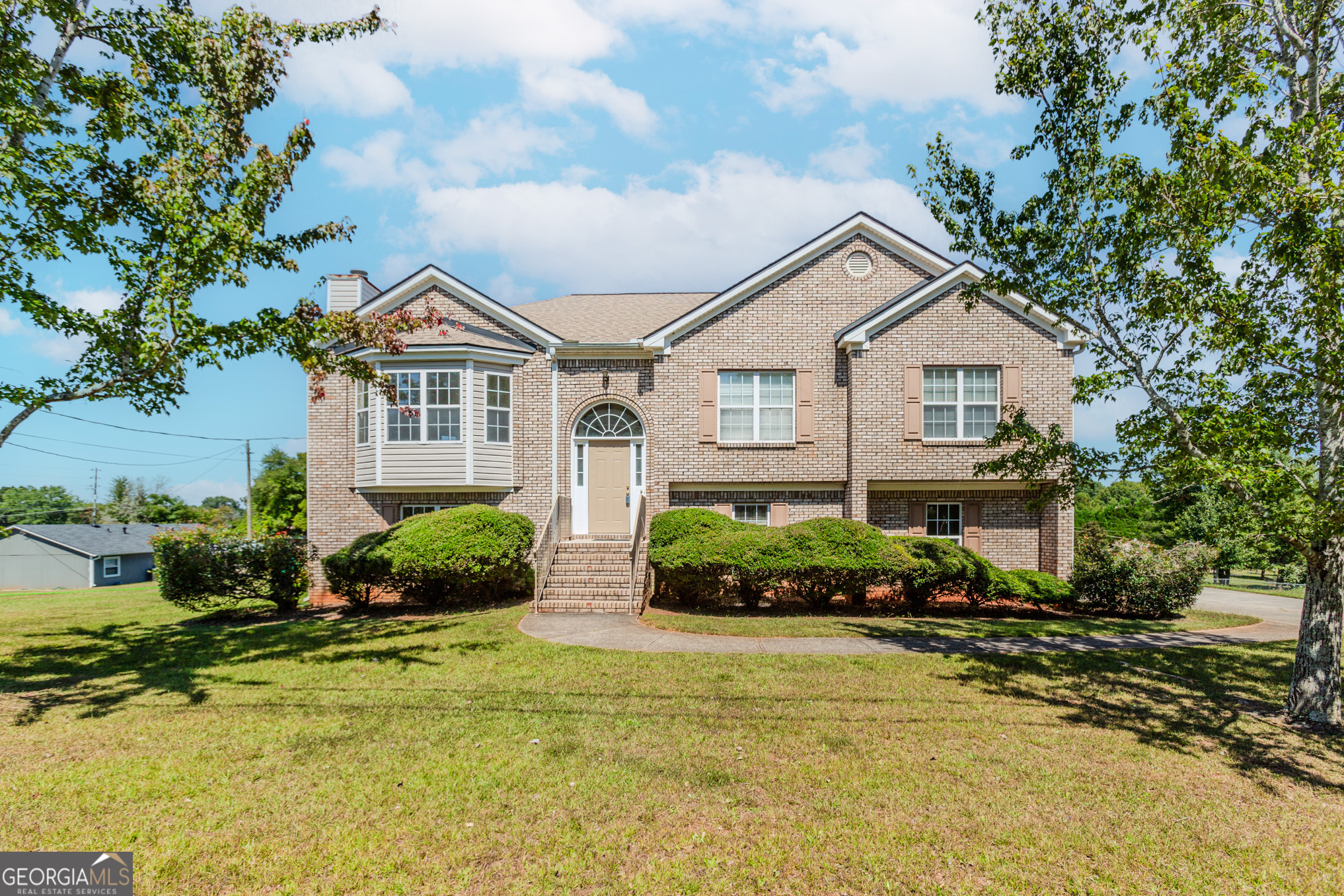 MOVE-IN READY, 3 SIDES BRICK HOME *ONE OWNER FOR 25 YEARS *HOME IS FILLED WITH RECENT UPDATES *FRESH PAINT THROUGHOUT *NEW HIGH-END LVP FLOORING THROUGHOUT *NEW STAINLESS STEEL APPLIANCES *FIRESIDE GREAT ROOM WITH VAULTED CEILING *FORMAL DINING ROOM *EAT IN KITCHEN WITH AN ABUNDANCE OF CABINET AND COUNTER SPACE, PANTRY AND BREAKFAST AREA *OVERSIZED PRIMARY SUITE WITH TRAY CEILING AND 2 WALK-IN CLOSETS *PRIMARY ENSUITE WITH DOUBLE SINK VANITY, SOAKING TUB AND SEPARATE SHOWER, UPDATED FAUCETS *2 GENEROUSLY SIZED SECONDARY BEDROOMS ON MAIN *2 LINEN CLOSETS *FINISHED LOWER LEVEL WITH 4TH BEDROOM, FULL BATHROOM AND MEDIA / FAMILY ROOM *COVERED BACK DECK OVERLOOKS HUGE, LEVEL BACKYARD AND LARGE SIDE YARD *2 EXTRA DEEP GARAGES WITH STORAGE SPACE *NO HOA