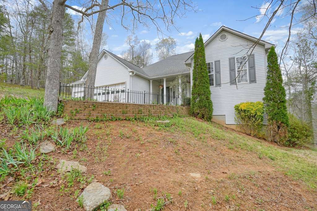 865 Old Mill LN
