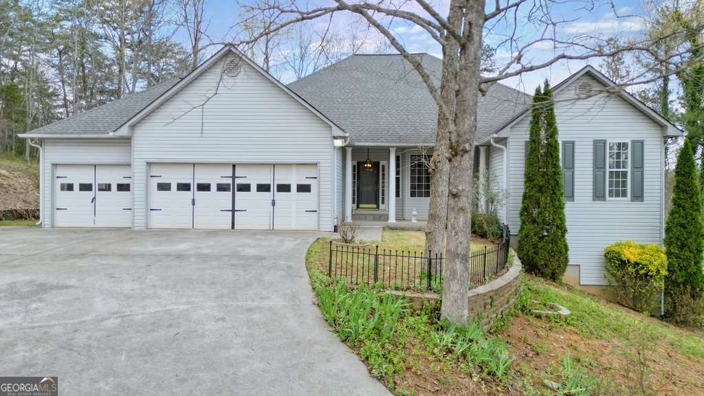 865 Old Mill LN