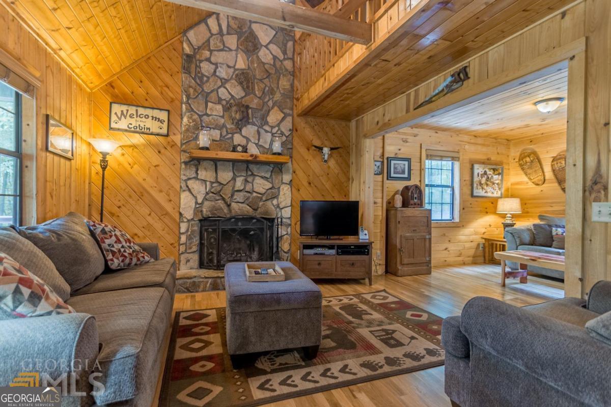58 Peach LN
