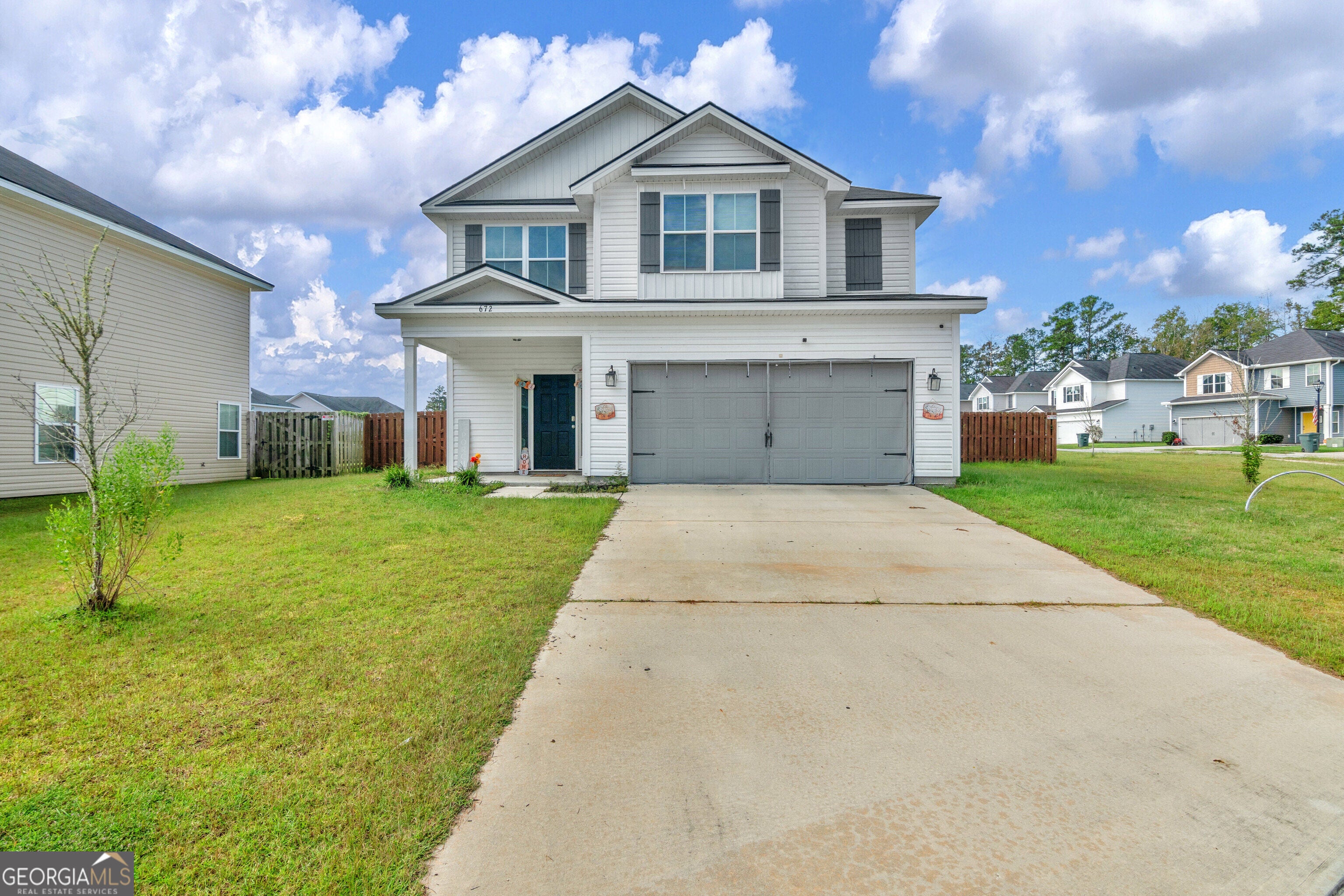 672 Fairview CIR
