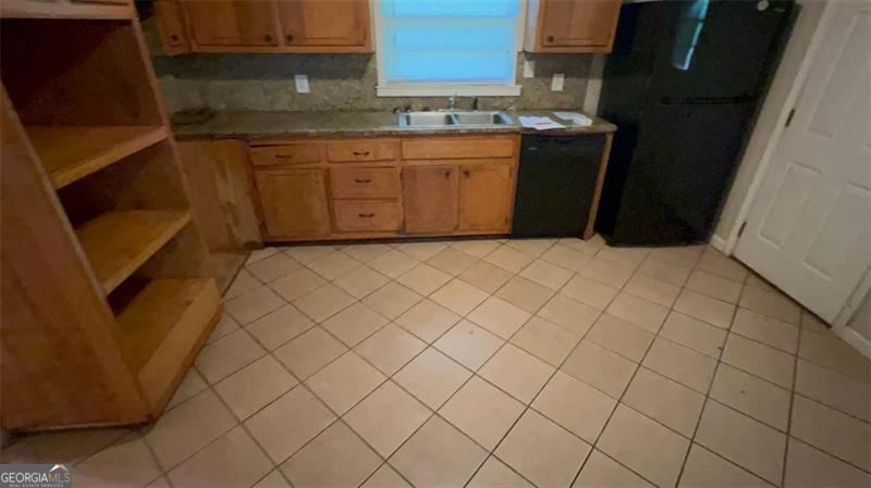4853 PINE SHADOWS