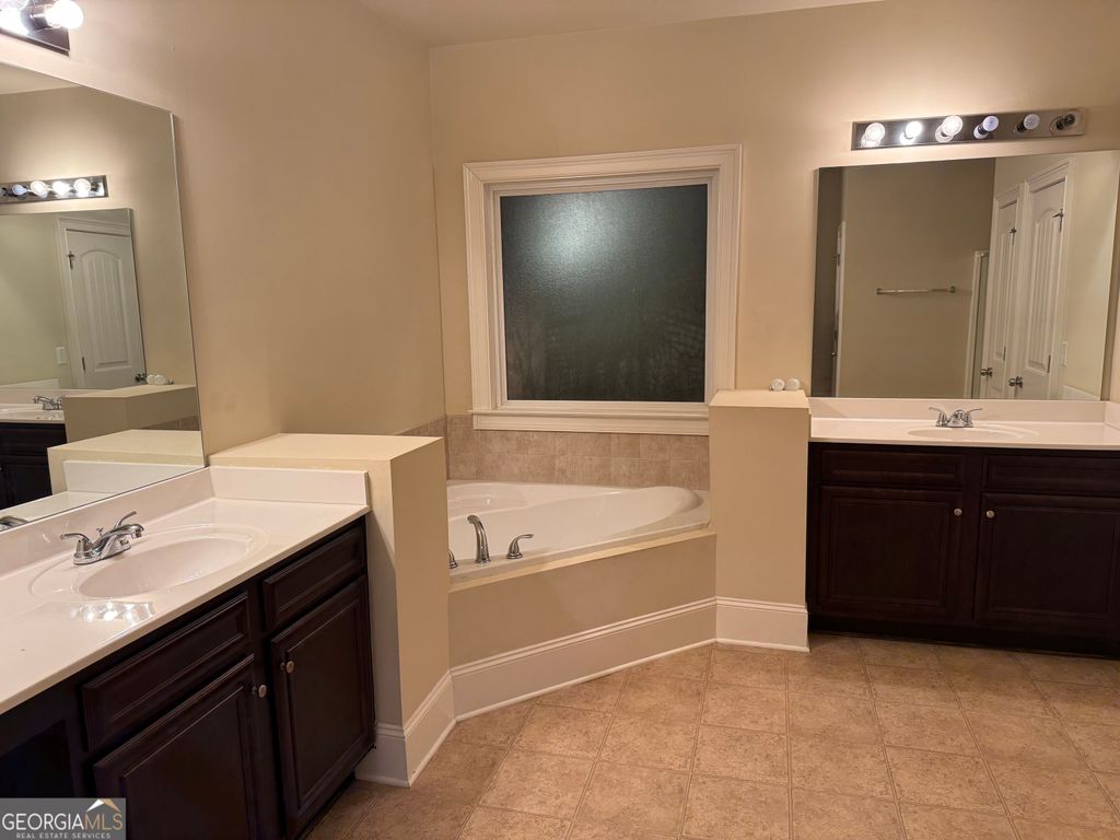 Photo of 4055 Trillium Wood Trail, Snellville, GA 30039 (MLS # 10718642)