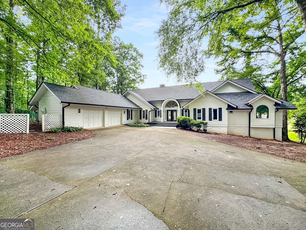 Photo of 160 Fawn Ridge Rdg, Newnan, GA 30265 (MLS # 10774991)