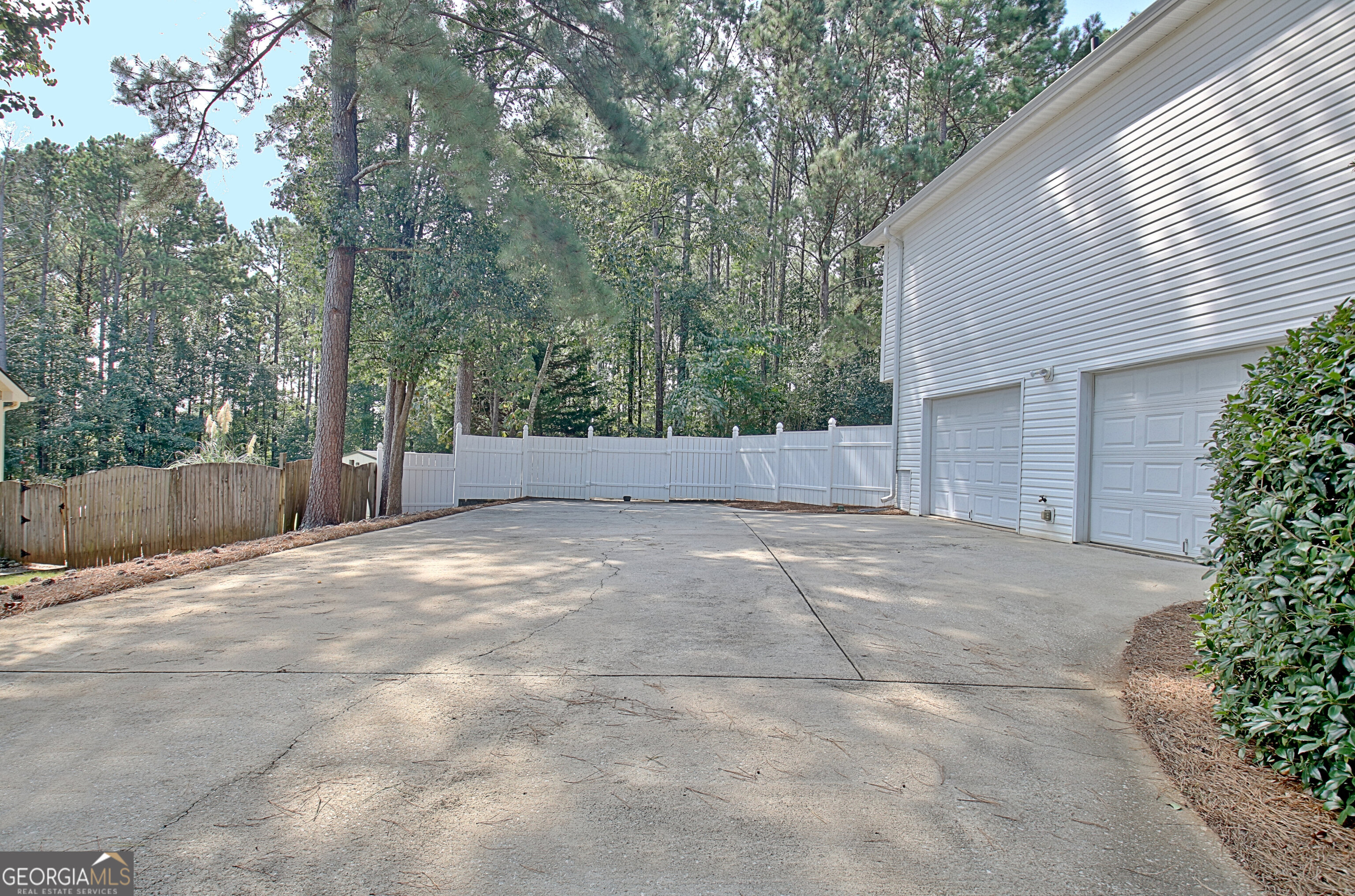 325 Northridge DR