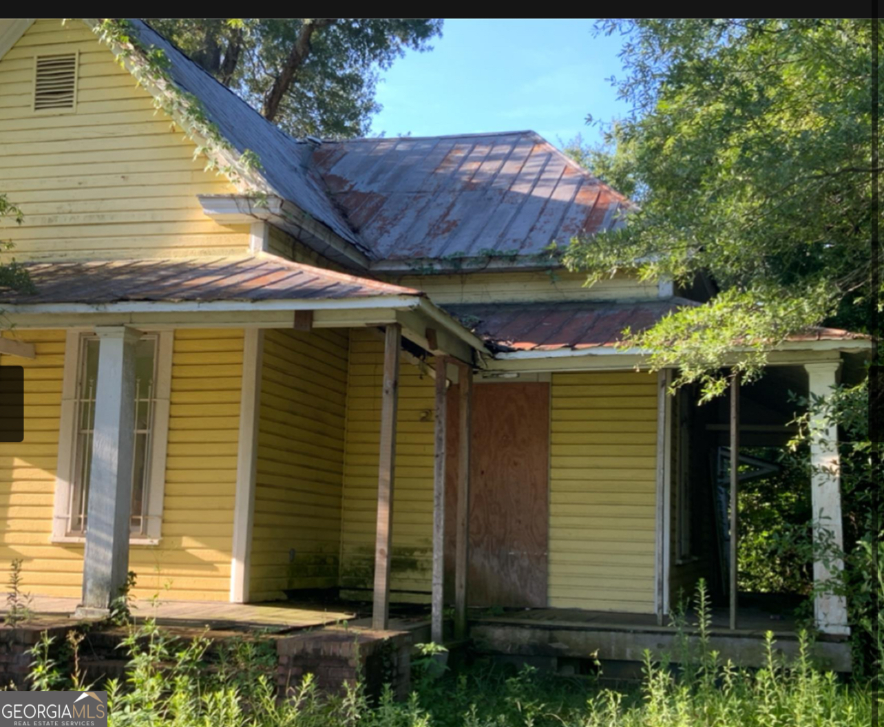 502 W Highland AVE