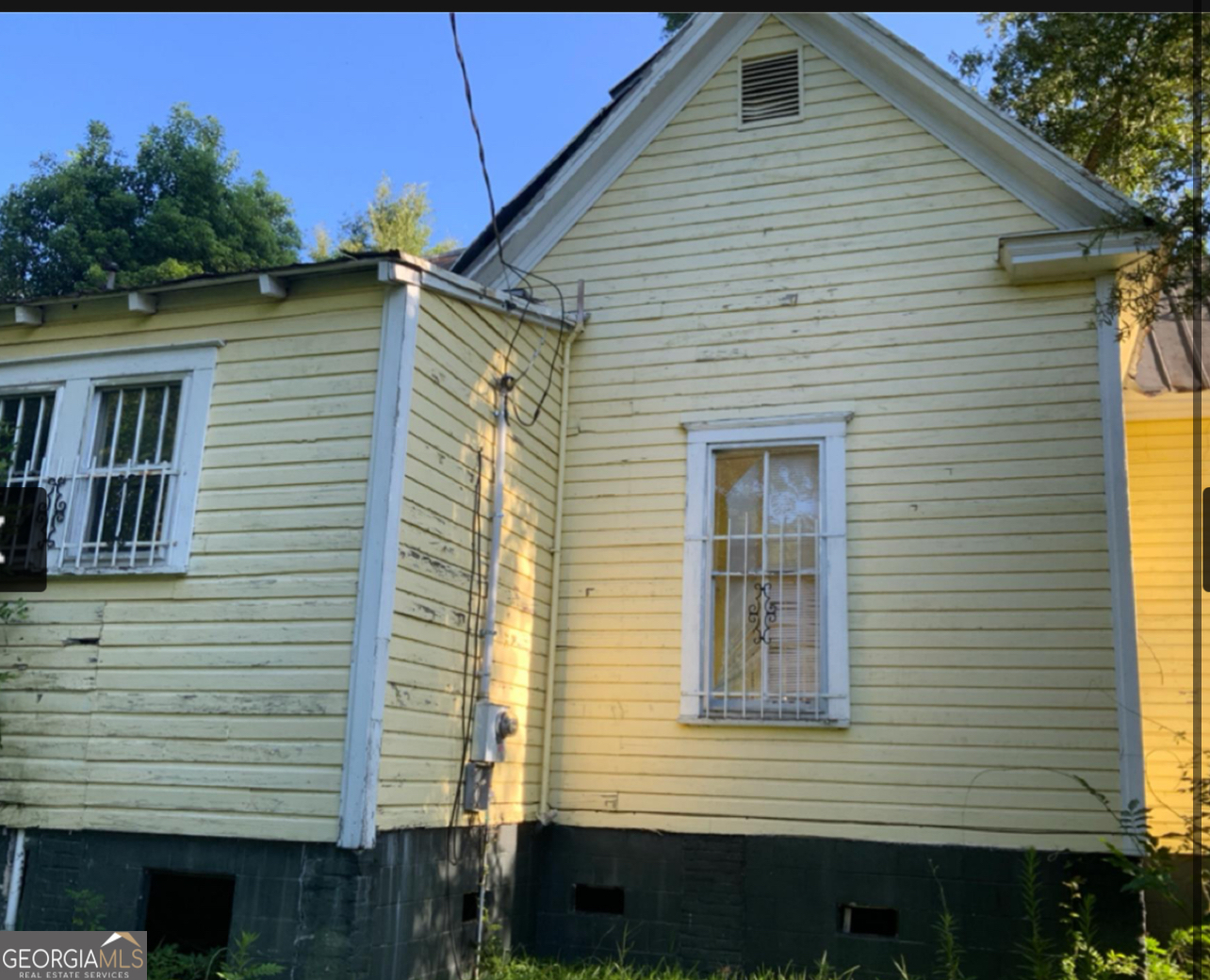 502 W Highland AVE
