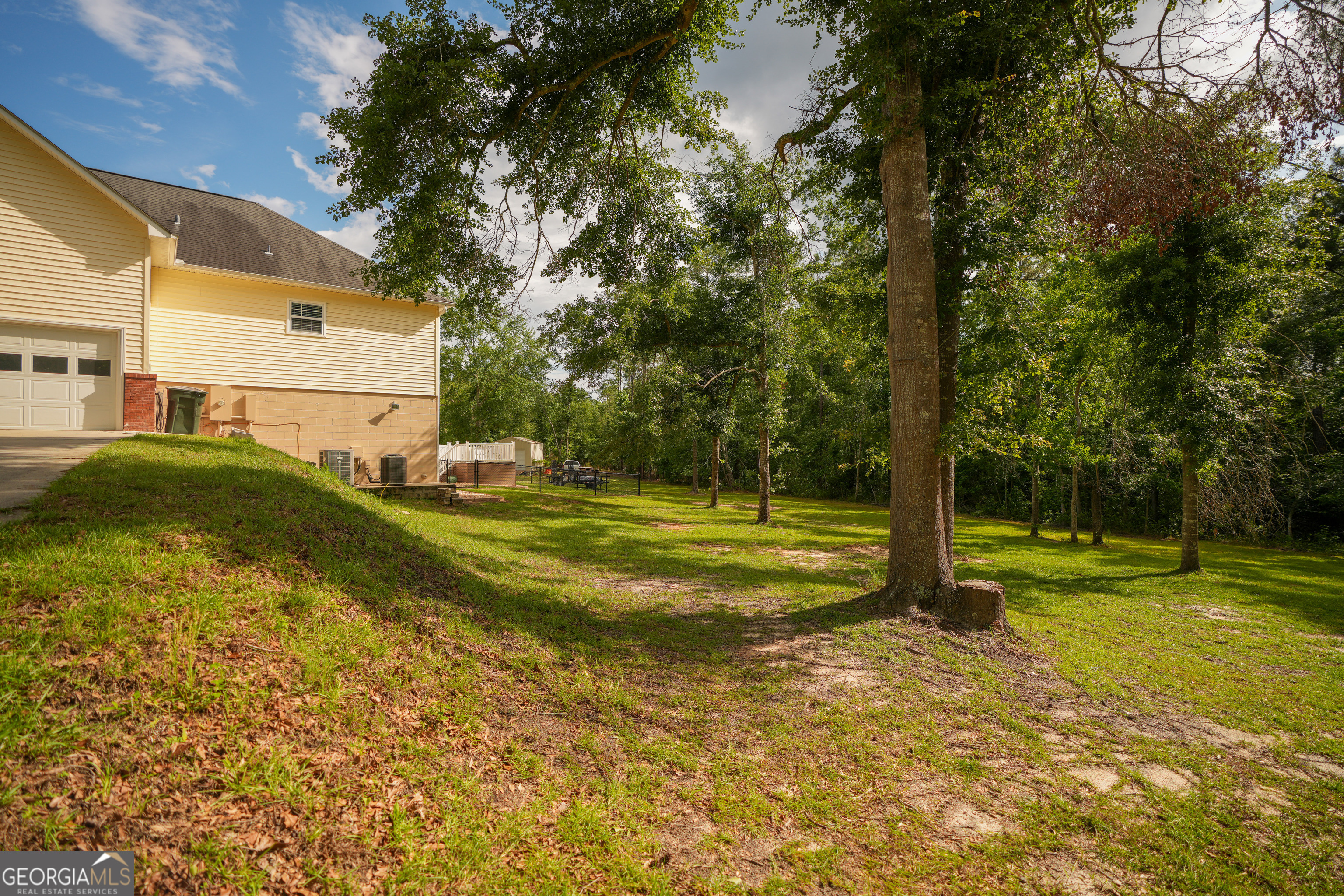 1615 James Wilson DR