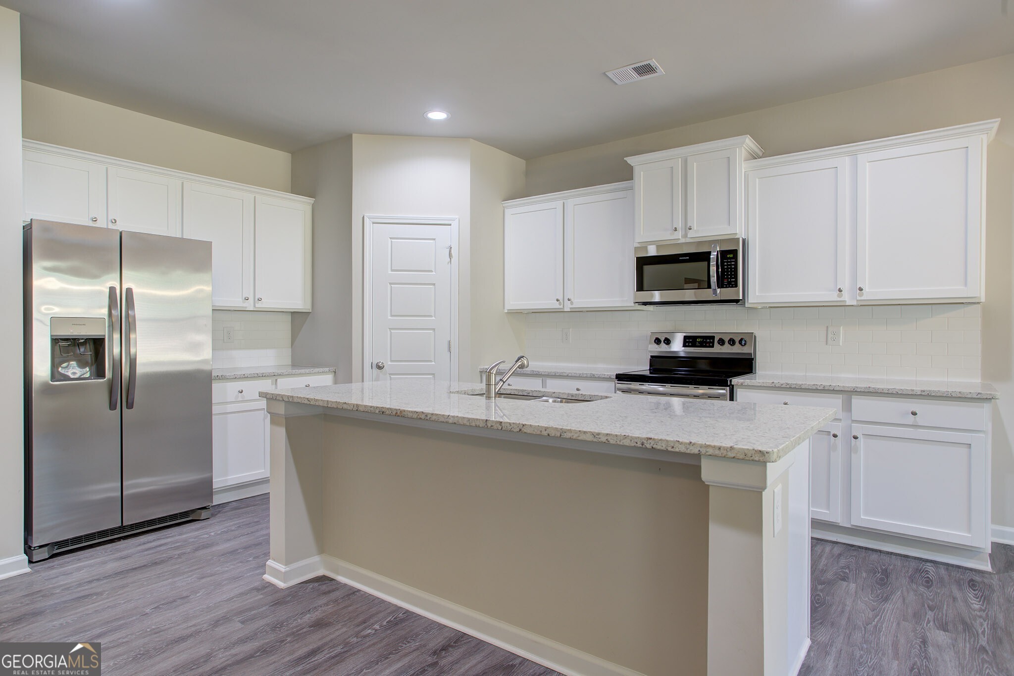 235 Annie LN