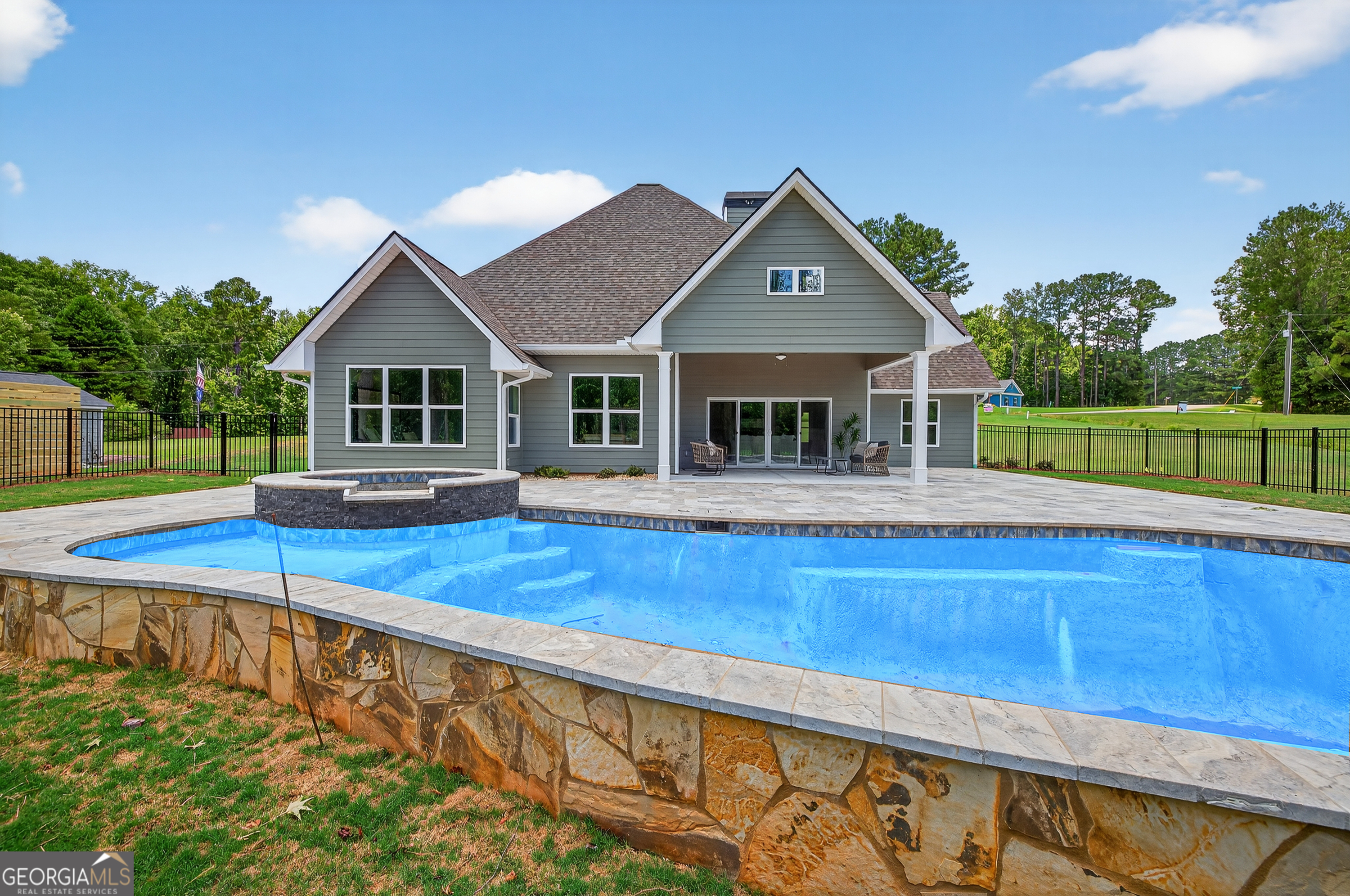 1050 Sugar Hill DR