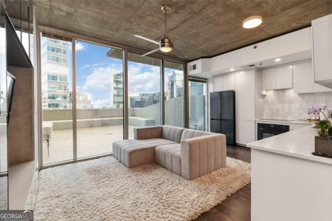 Photo of 3324 Peachtree Road NE #815, Atlanta, GA 30326 (MLS # 10821195)