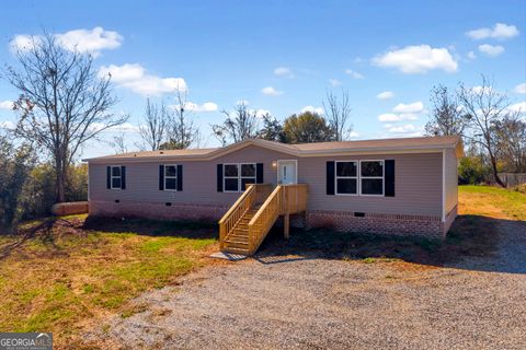 18 Webb RD Martin GA 30557