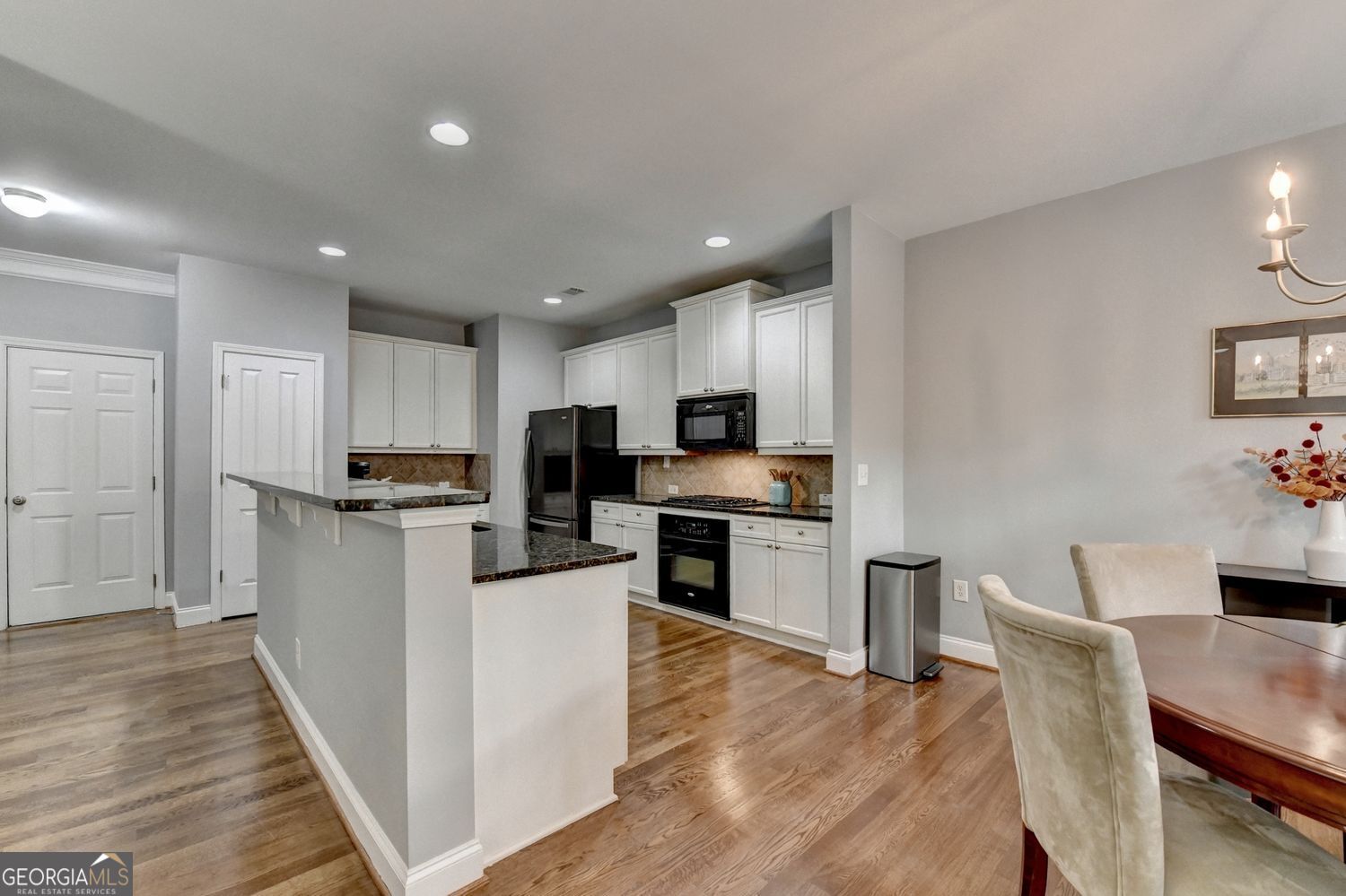 2404 Strand AVE