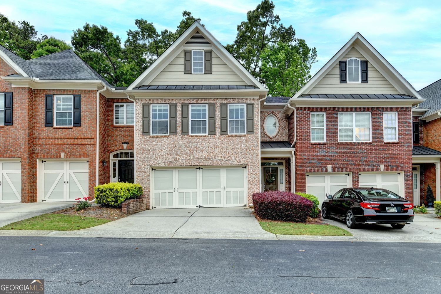 2404 Strand AVE