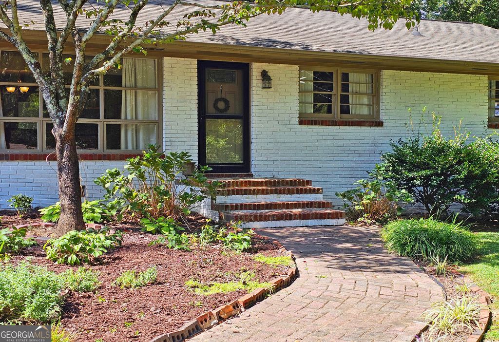 Photo of 194 Kenneth Drive, Alpharetta, GA 30009 (MLS # 10701032)