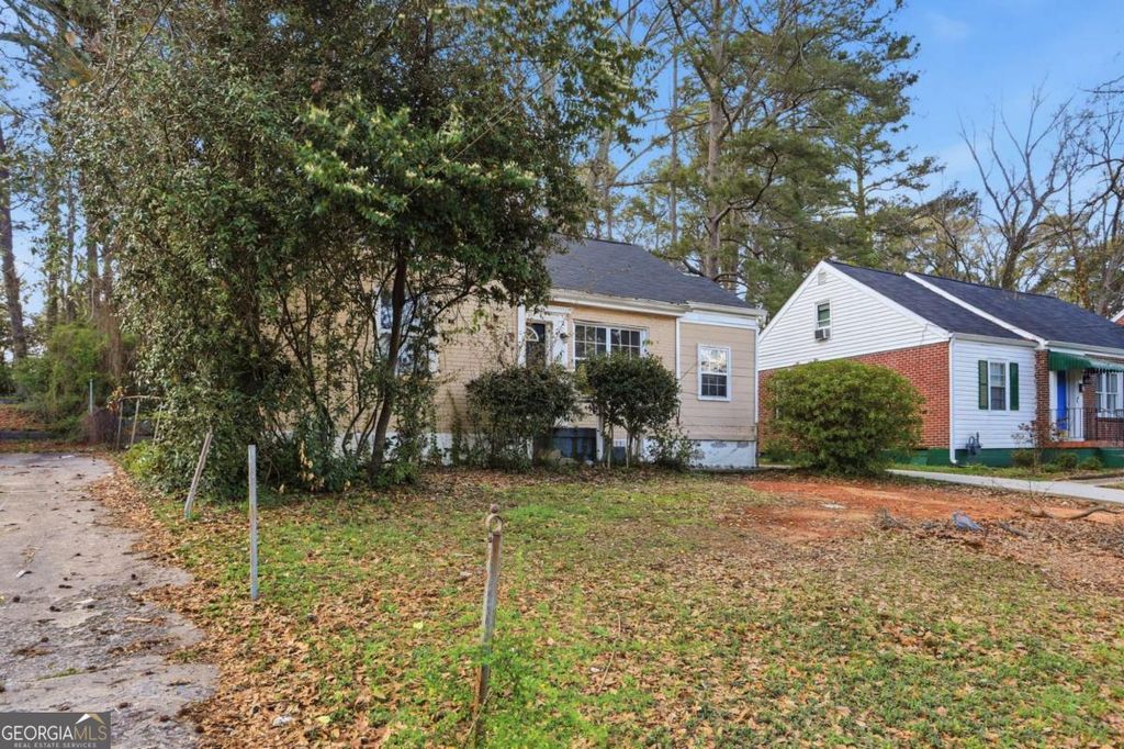 Photo of 1905 S Gordon Street SW, Atlanta, GA 30310 (MLS # 10710370)