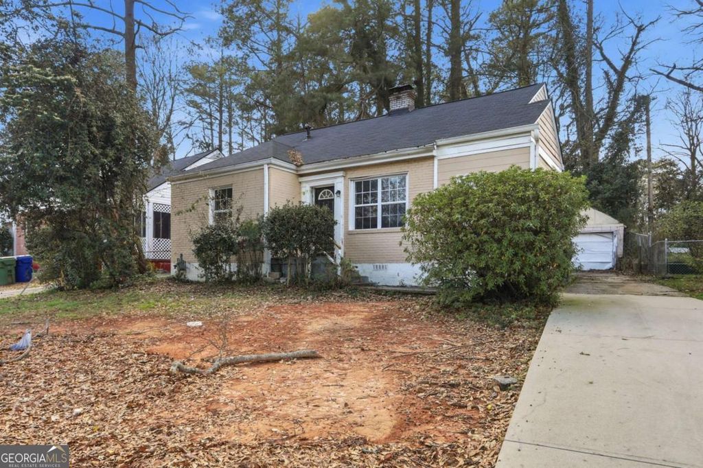 Photo of 1905 S Gordon Street SW, Atlanta, GA 30310 (MLS # 10710370)