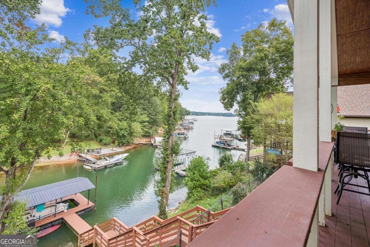 2105 Kemp DR