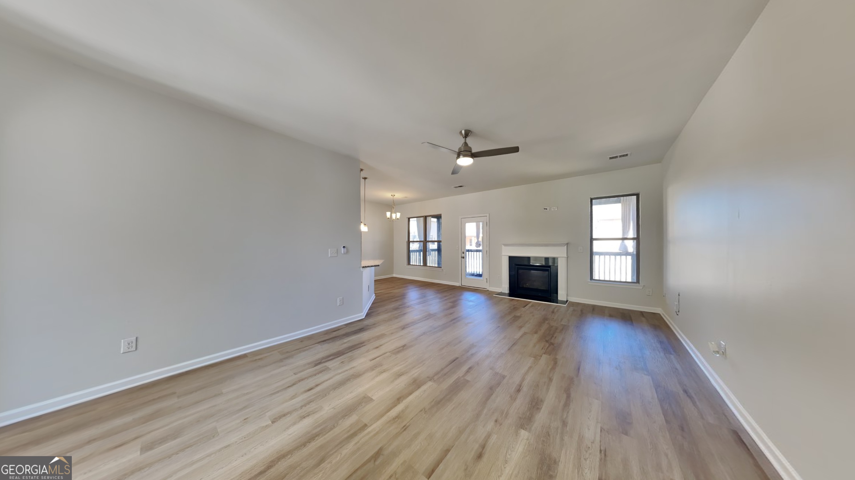 8103 White Oak LOOP