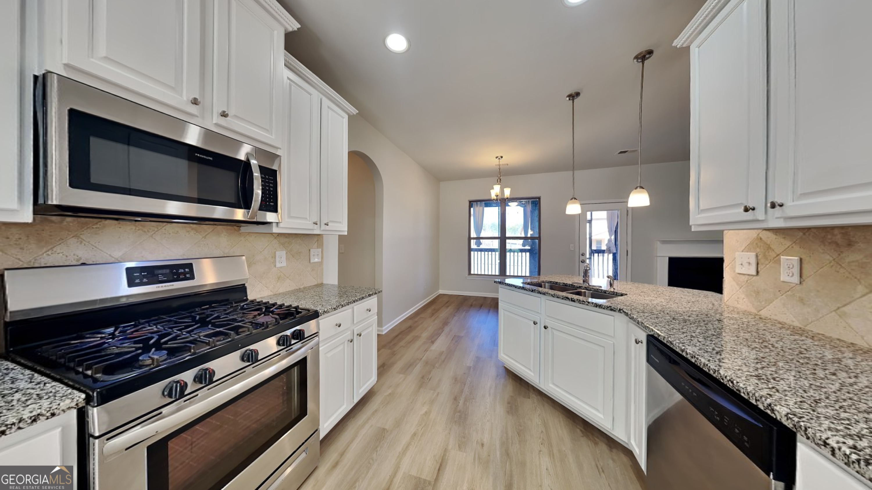 8103 White Oak LOOP