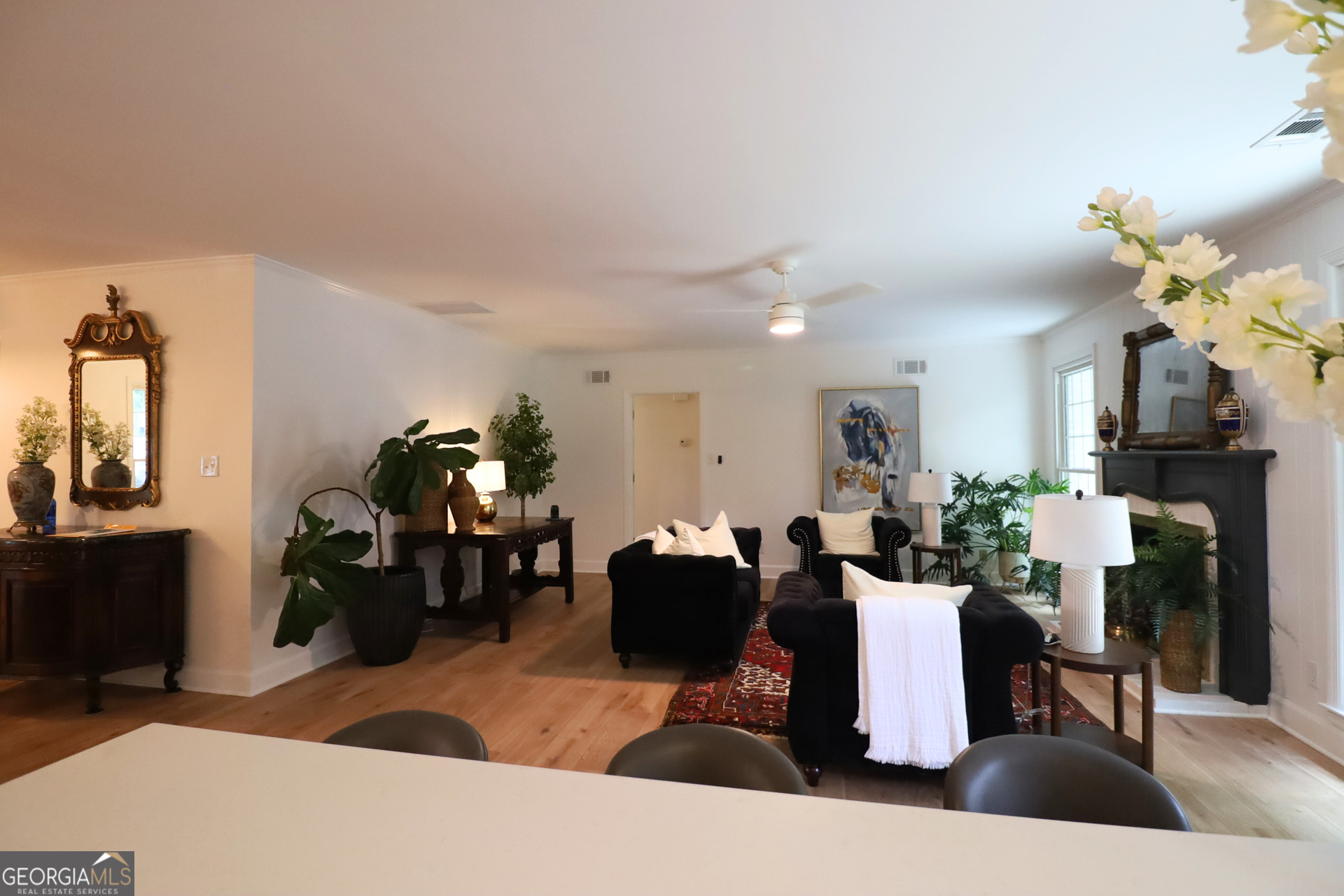 25 E 56th ST
