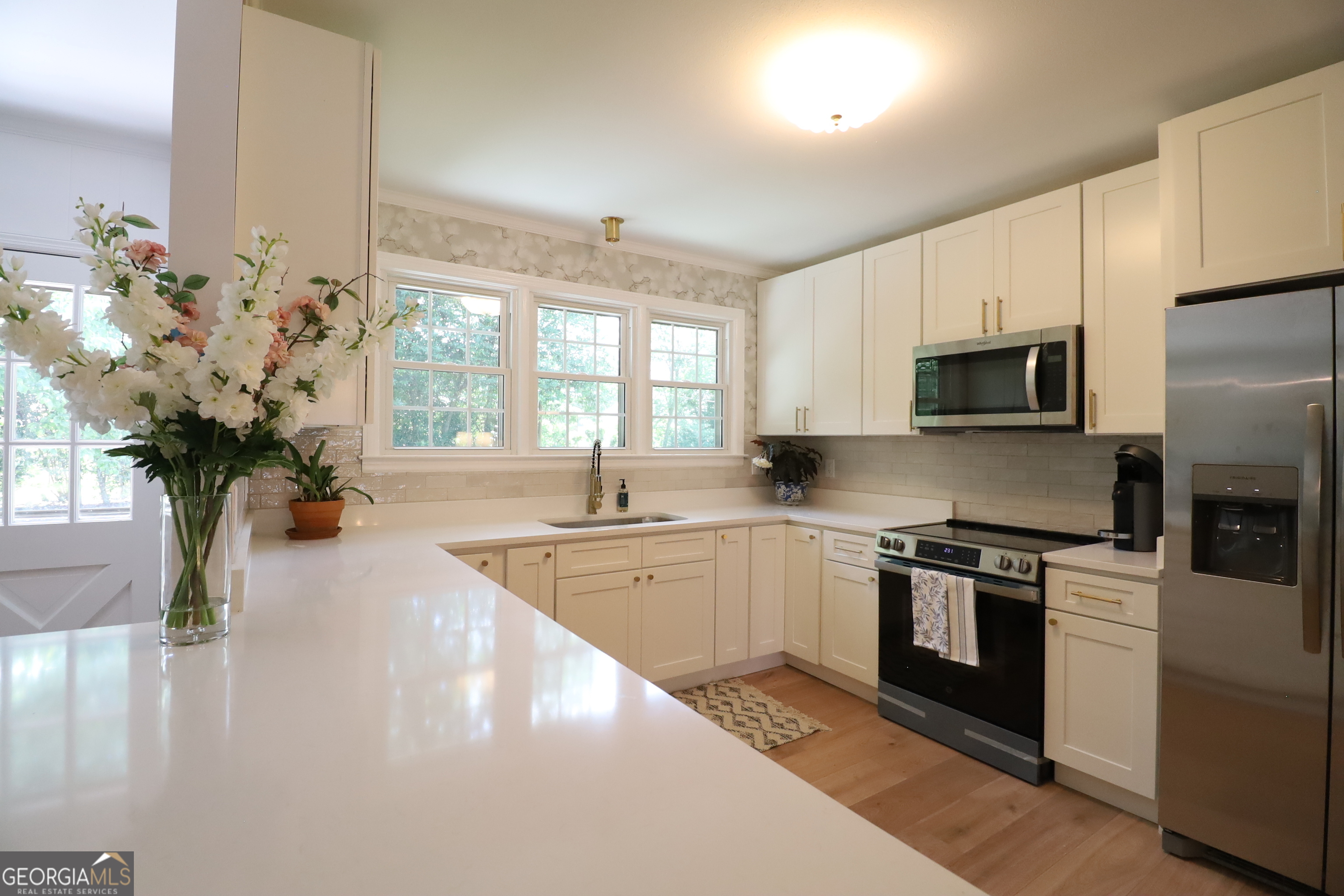 25 E 56th ST