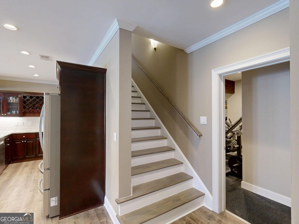 listing image 80