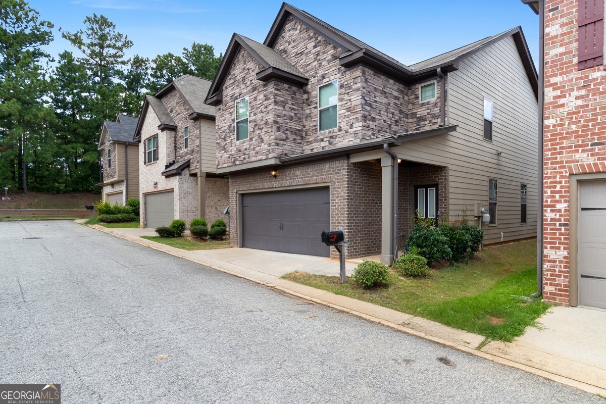1615 Potomac CT