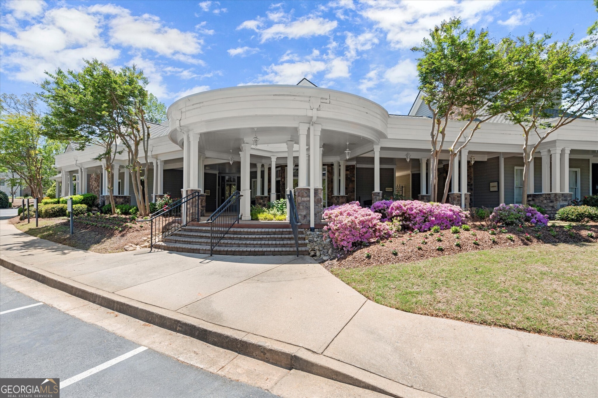 Alpharetta, Georgia 30004, United States, 3 Bedrooms Bedrooms, ,3 BathroomsBathrooms,Residential,Pending,126321