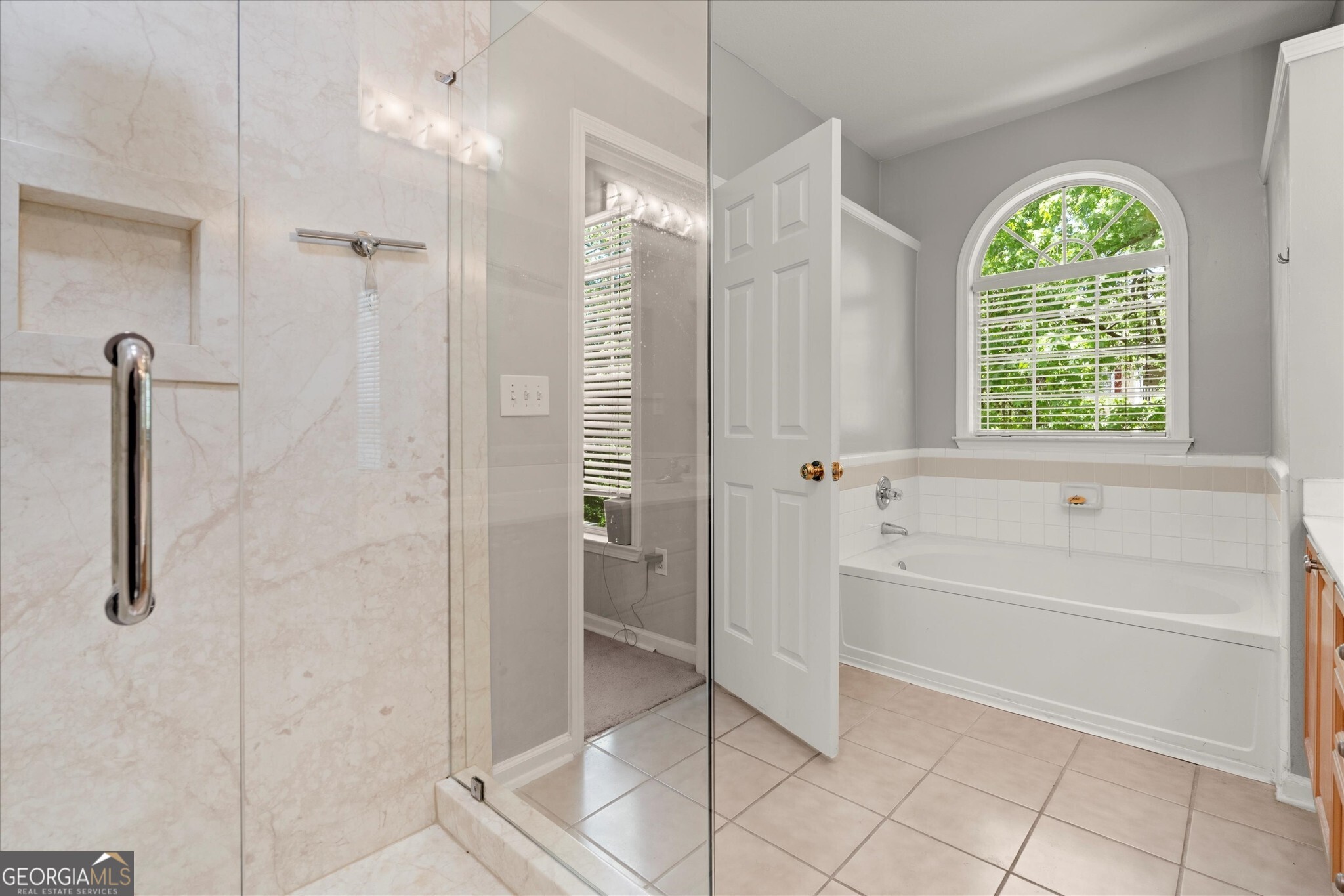 Alpharetta, Georgia 30004, United States, 3 Bedrooms Bedrooms, ,3 BathroomsBathrooms,Residential,Pending,126321