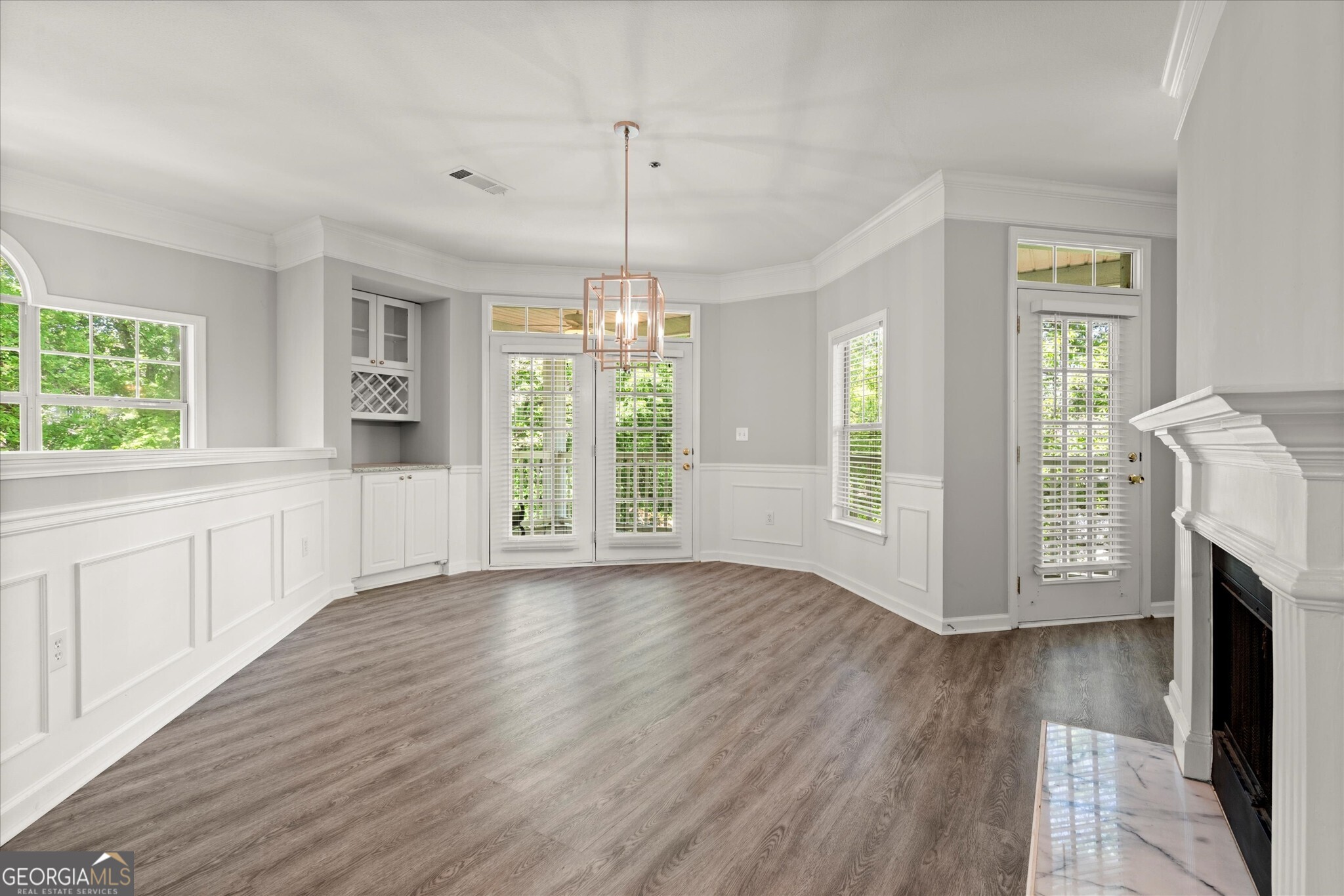 Alpharetta, Georgia 30004, United States, 3 Bedrooms Bedrooms, ,3 BathroomsBathrooms,Residential,Pending,126321