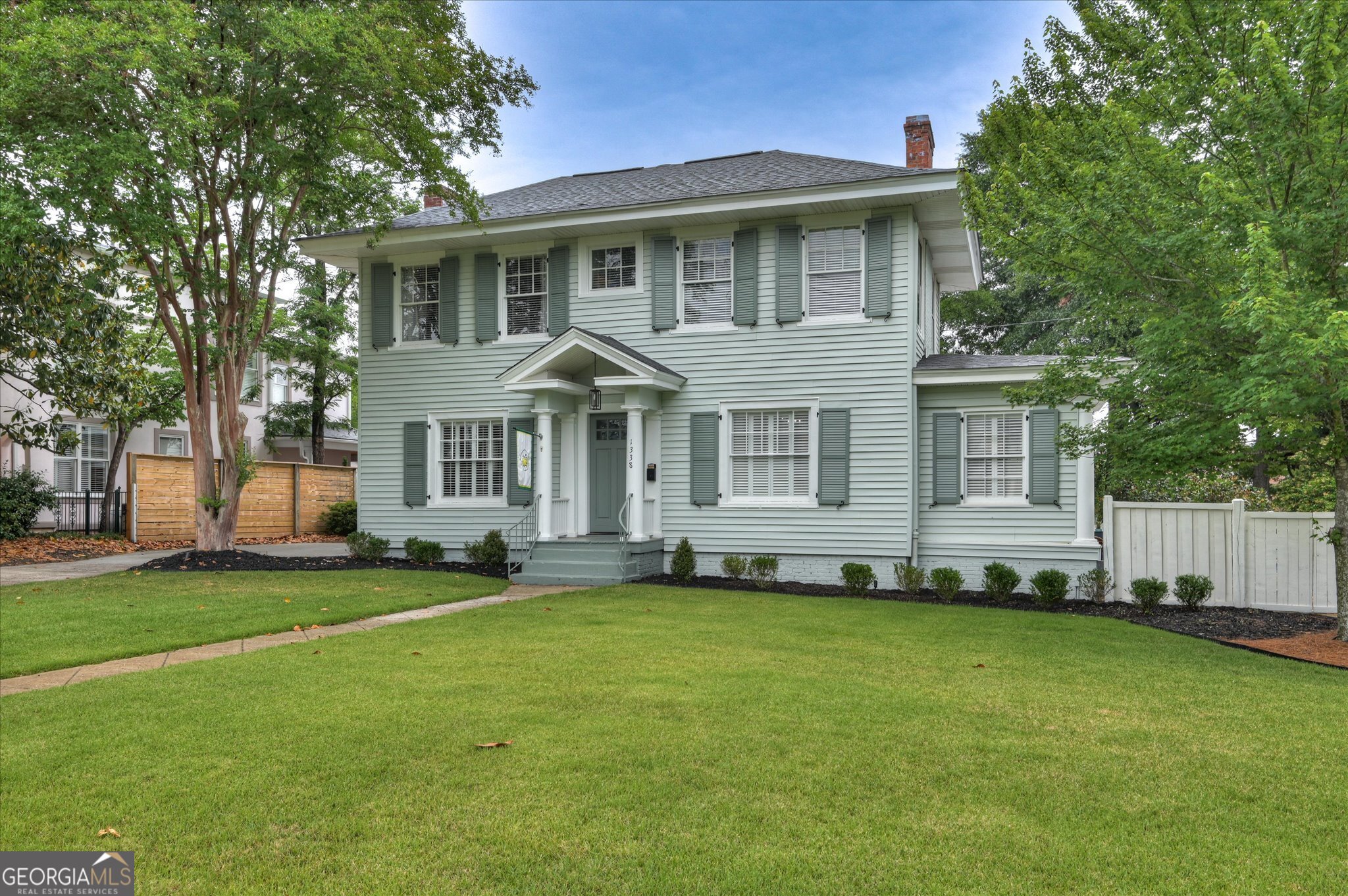 1338 Glenn AVE