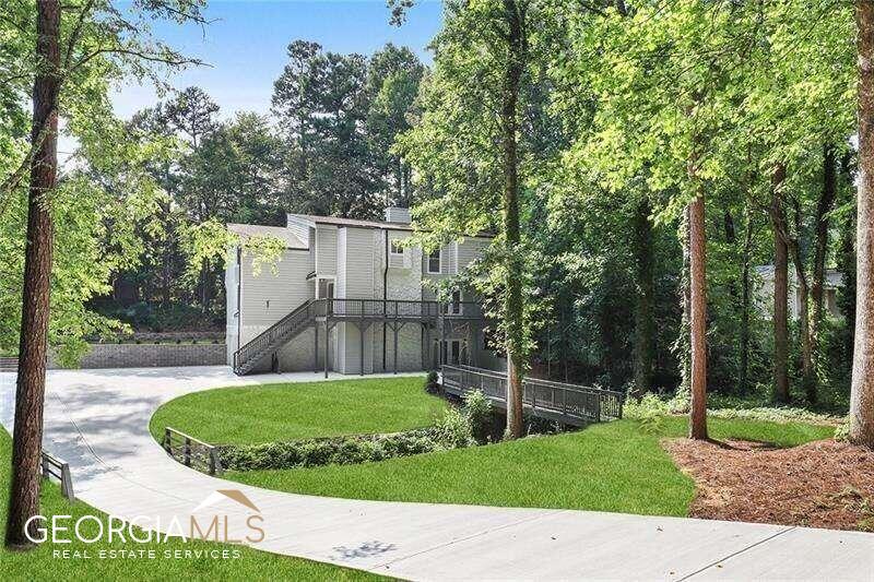Photo 1 of 61 — 95 Lakeshore CIR NE, Marietta, GA 30067
