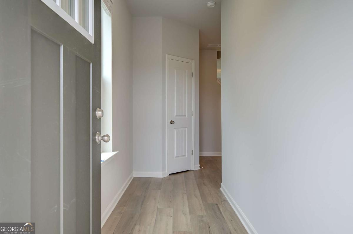 835 Eagle AVE