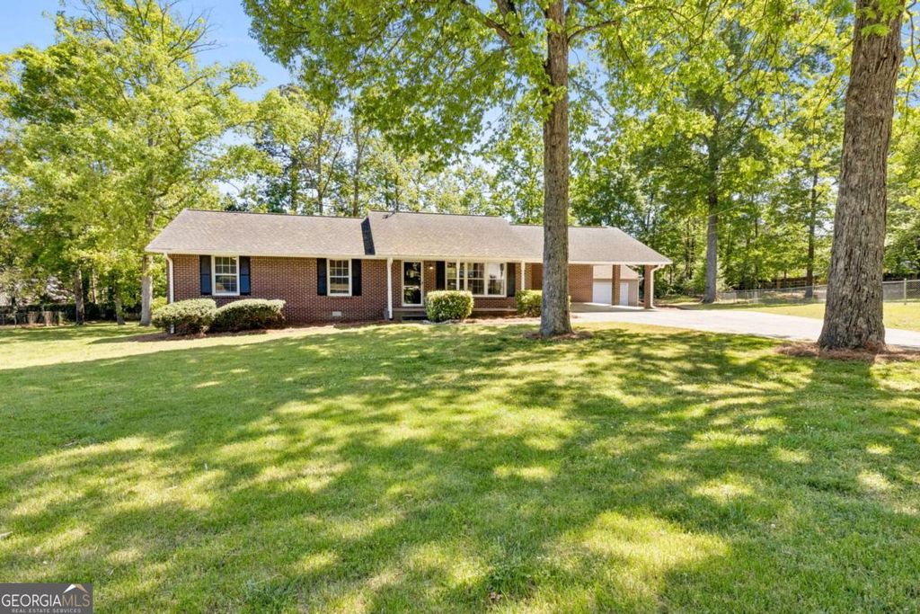 Photo of 968 Gunter Circle, Lawrenceville, GA 30043 (MLS # 10734936)