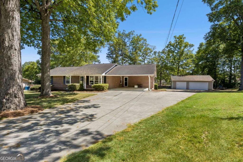 Photo of 968 Gunter Circle, Lawrenceville, GA 30043 (MLS # 10734936)