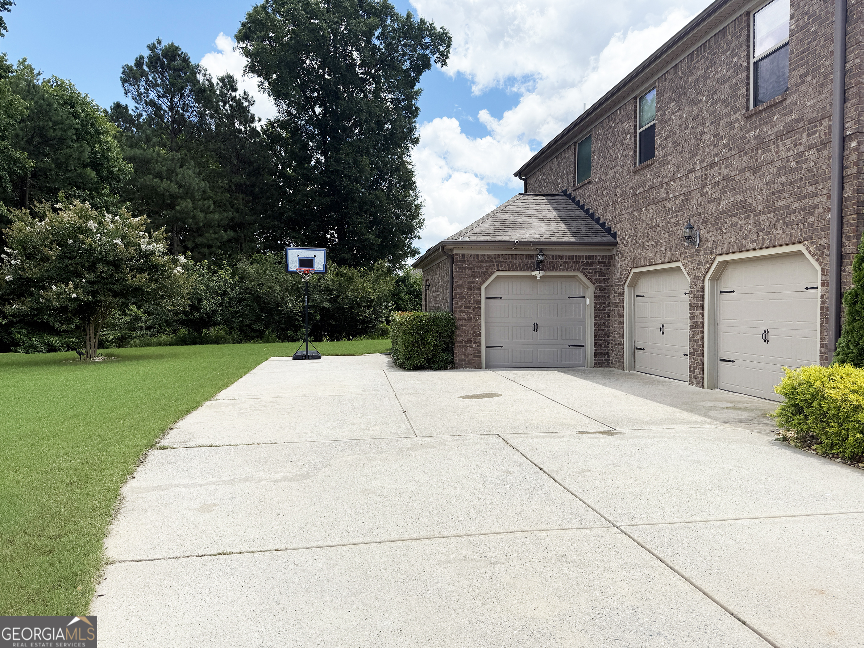 1869 Schofield DR