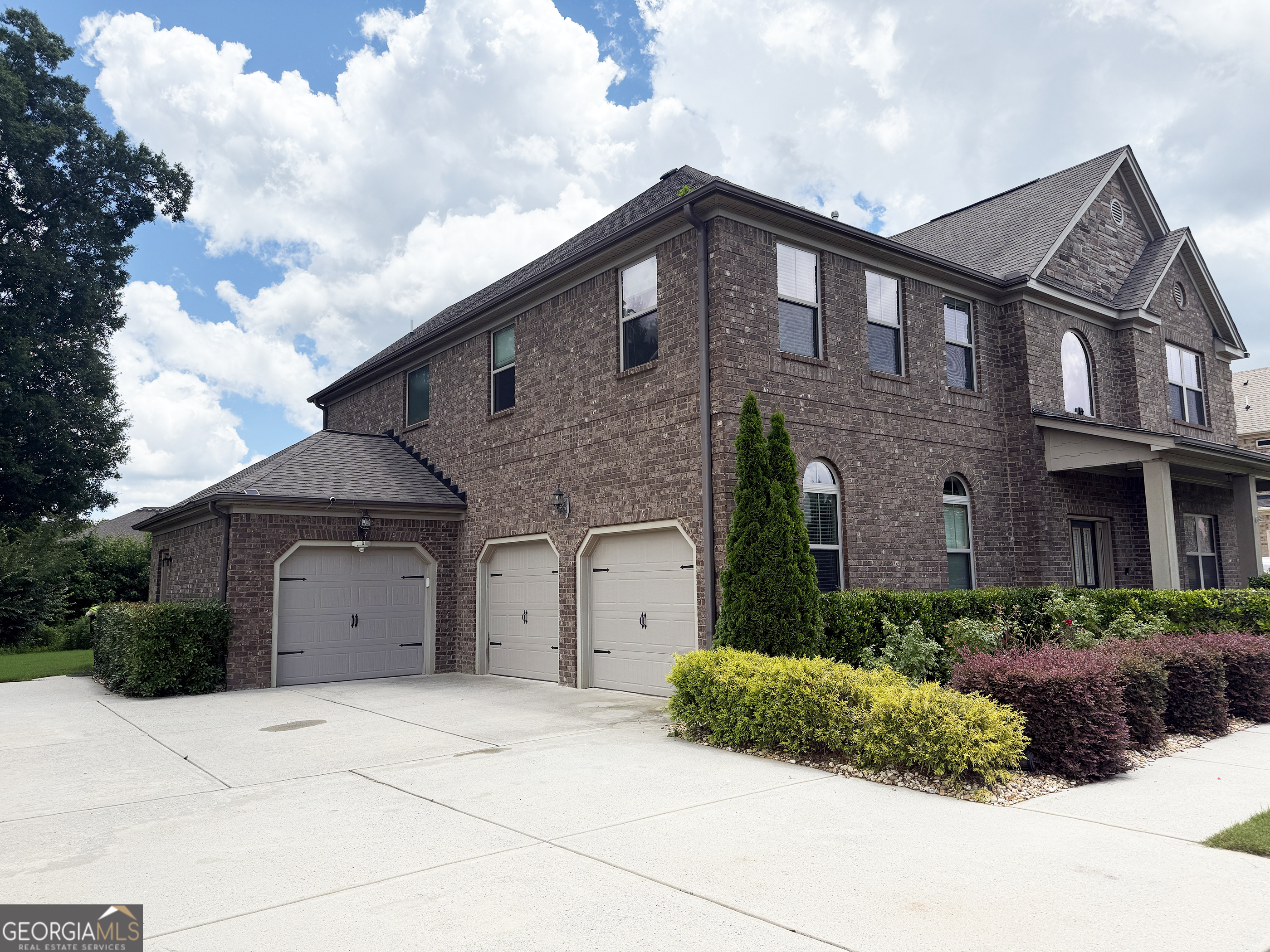 1869 Schofield DR