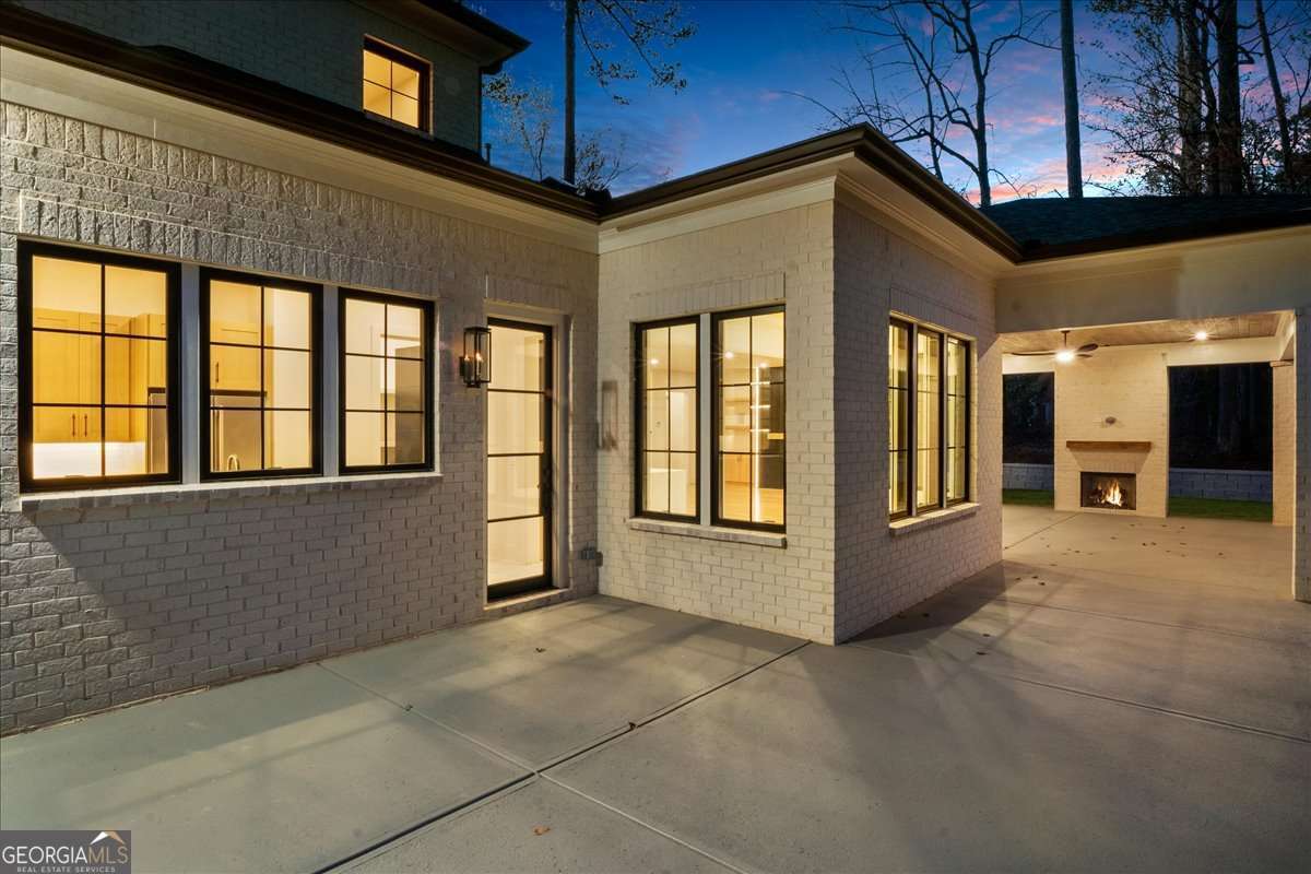 942 Fairfield DR